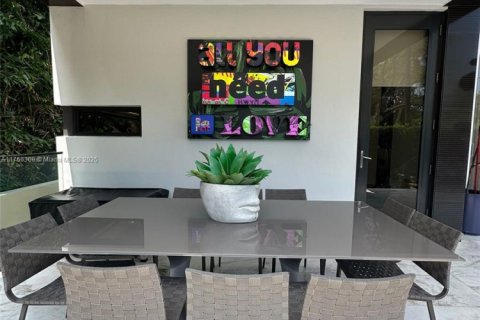House in Key Biscayne, Florida 6 bedrooms, 484.58 sq.m. № 1862373 - photo 22