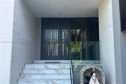 House in Key Biscayne, Florida 6 bedrooms, 484.58 sq.m. № 1862373 - photo 7