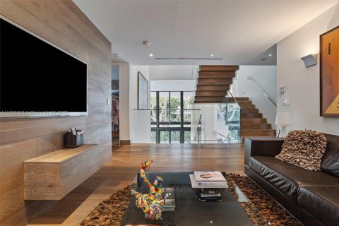 House in Key Biscayne, Florida 6 bedrooms, 484.58 sq.m. № 1862373 - photo 24