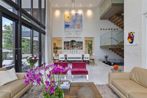 House in Key Biscayne, Florida 6 bedrooms, 484.58 sq.m. № 1862373 - photo 11