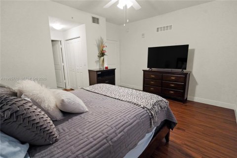 Apartamento en alquiler en Miramar, Florida, 1 dormitorio, 99.68 m2 № 2028634 - foto 19