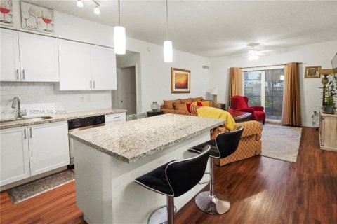 Apartamento en alquiler en Miramar, Florida, 1 dormitorio, 99.68 m2 № 2028634 - foto 6