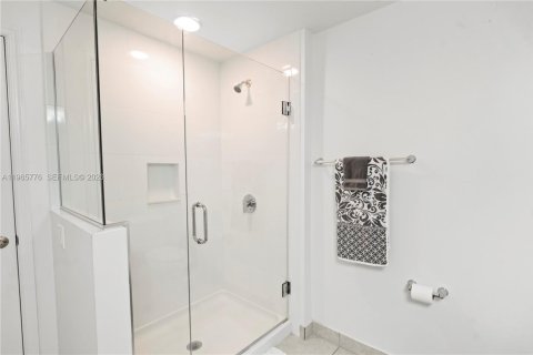 Apartamento en alquiler en Miramar, Florida, 1 dormitorio, 99.68 m2 № 2028634 - foto 15