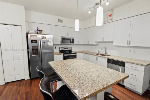 Apartamento en alquiler en Miramar, Florida, 1 dormitorio, 99.68 m2 № 2028634 - foto 7