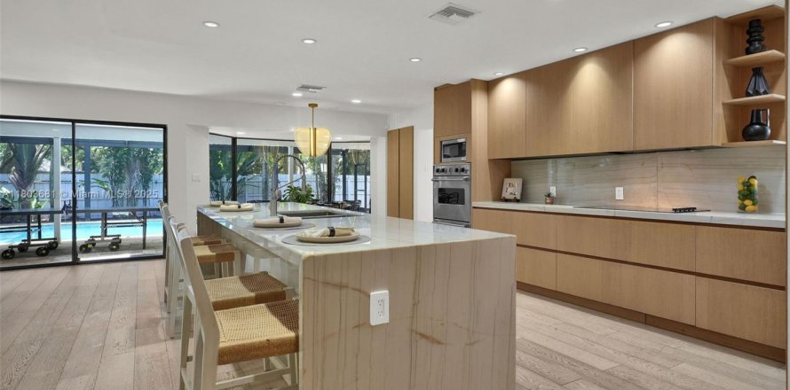 Villa ou maison à Fort Lauderdale, Floride 5 chambres, 380.06 m2 № 1809775