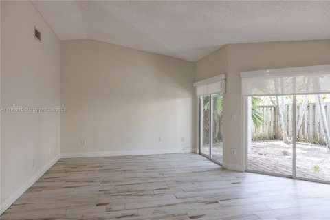 Casa en venta en Doral, Florida, 3 dormitorios, 98.85 m2 № 2054562 - foto 15