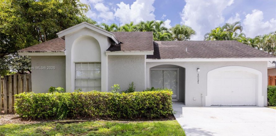 Casa en Doral, Florida 3 dormitorios, 98.85 m2 № 2054562