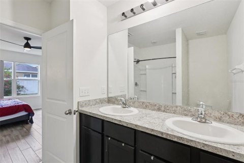 House in Sun City Center, Florida 3 bedrooms, 140.84 sq.m. № 1899880 - photo 16