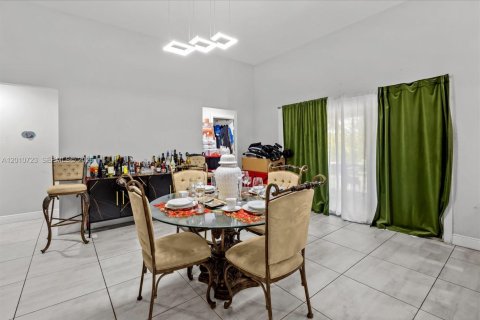 Villa ou maison à vendre à Port St. Lucie, Floride: 4 chambres, 209.68 m2 № 2073607 - photo 9