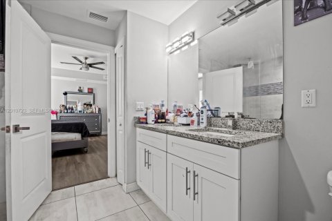 Villa ou maison à vendre à Port St. Lucie, Floride: 4 chambres, 209.68 m2 № 2073607 - photo 24