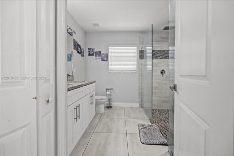 Villa ou maison à vendre à Port St. Lucie, Floride: 4 chambres, 209.68 m2 № 2073607 - photo 23