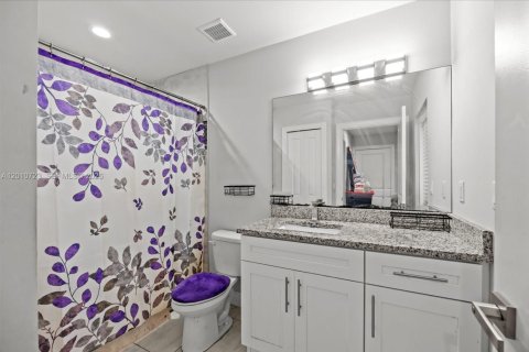 Villa ou maison à vendre à Port St. Lucie, Floride: 4 chambres, 209.68 m2 № 2073607 - photo 28
