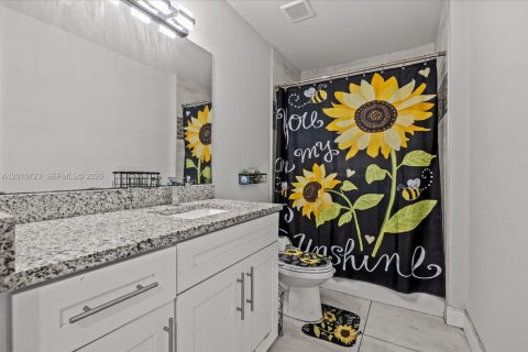 Villa ou maison à vendre à Port St. Lucie, Floride: 4 chambres, 209.68 m2 № 2073607 - photo 27