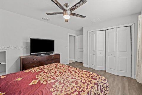 Villa ou maison à vendre à Port St. Lucie, Floride: 4 chambres, 209.68 m2 № 2073607 - photo 20