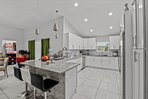 Villa ou maison à vendre à Port St. Lucie, Floride: 4 chambres, 209.68 m2 № 2073607 - photo 12
