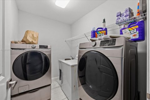 Villa ou maison à vendre à Port St. Lucie, Floride: 4 chambres, 209.68 m2 № 2073607 - photo 30
