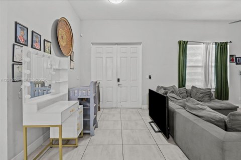 Villa ou maison à vendre à Port St. Lucie, Floride: 4 chambres, 209.68 m2 № 2073607 - photo 7