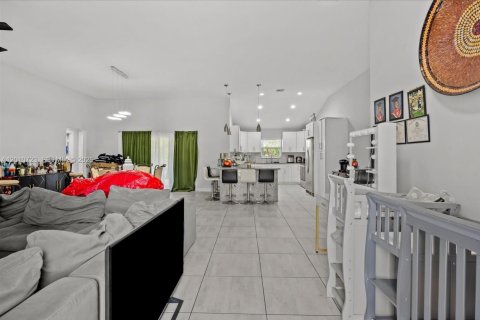 Villa ou maison à vendre à Port St. Lucie, Floride: 4 chambres, 209.68 m2 № 2073607 - photo 8