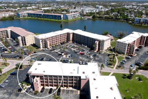 Copropriété à vendre à Bradenton, Floride: 2 chambres, 106.28 m2 № 1572278 - photo 1