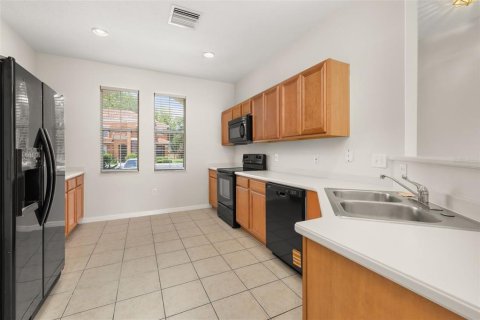 Townhouse in Kissimmee, Florida 3 bedrooms, 126.72 sq.m. № 1805588 - photo 12
