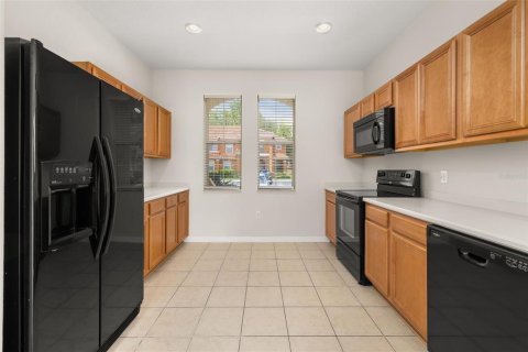 Townhouse in Kissimmee, Florida 3 bedrooms, 126.72 sq.m. № 1805588 - photo 13