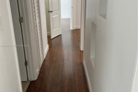 Villa ou maison à vendre à Miami, Floride: 3 chambres, 118.91 m2 № 2005233 - photo 3