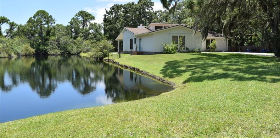 Villa ou maison à Tampa, Floride 3 chambres, 235.23 m2 № 1840223