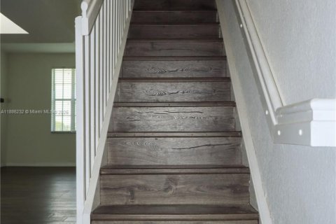 Снять в аренду таунхаус в Санрайз, Флорида 3 спальни, 112.6м2, № 1937321 - фото 17