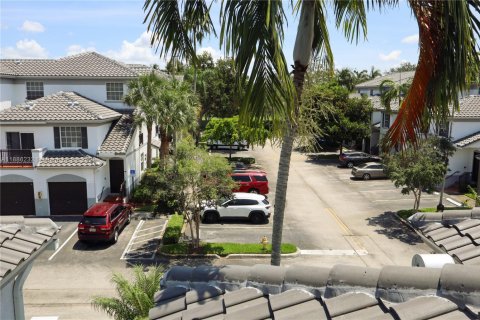 Снять в аренду таунхаус в Санрайз, Флорида 3 спальни, 112.6м2, № 1937321 - фото 14