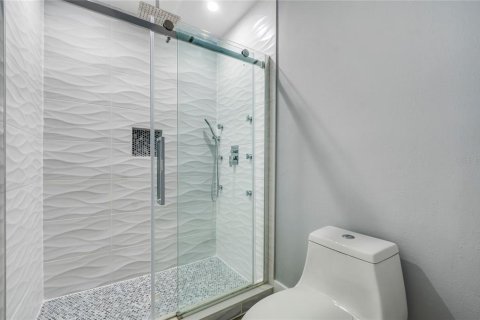 Casa en venta en Orlando, Florida, 4 dormitorios, 262.63 m2 № 1648955 - foto 26