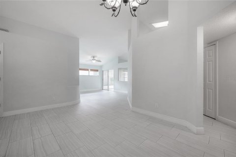 Casa en venta en Tampa, Florida, 3 dormitorios, 160.54 m2 № 2217182 - foto 16