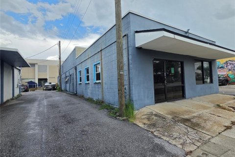Commercial property in Tampa, Florida № 2215277 - photo 9