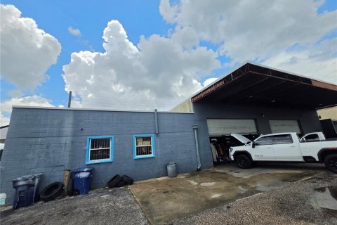 Commercial property in Tampa, Florida № 2215277 - photo 10