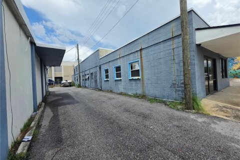 Commercial property in Tampa, Florida № 2215277 - photo 8