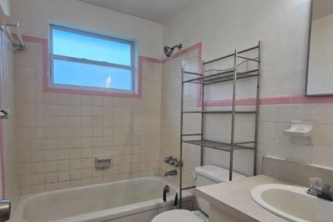 Villa ou maison à louer à Holiday, Floride: 3 chambres, 111.48 m2 № 2404595 - photo 9