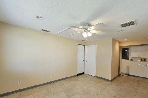 Villa ou maison à louer à Holiday, Floride: 3 chambres, 111.48 m2 № 2404595 - photo 15