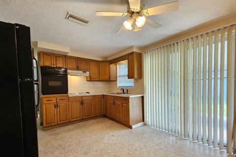 Villa ou maison à louer à Holiday, Floride: 3 chambres, 111.48 m2 № 2404595 - photo 6