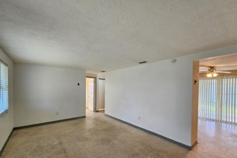 Villa ou maison à louer à Holiday, Floride: 3 chambres, 111.48 m2 № 2404595 - photo 4