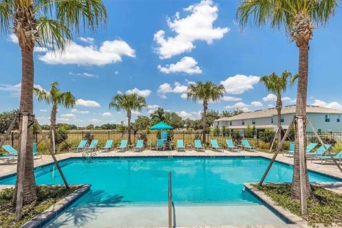 Adosado en alquiler en Wildwood, Florida, 3 dormitorios, 156.82 m2 № 2106088 - foto 2
