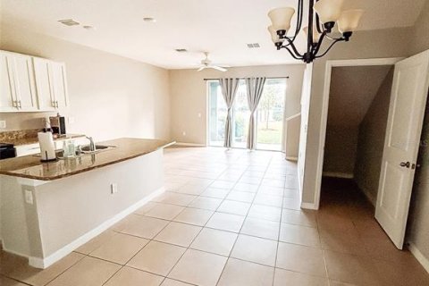 Adosado en alquiler en Wildwood, Florida, 3 dormitorios, 156.82 m2 № 2106088 - foto 4
