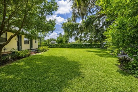 Commercial property in Seffner, Florida 1 bedroom, 108.88 sq.m. № 2345490