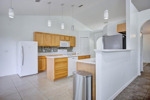 House in Sebring, Florida 4 bedrooms, 209.59 sq.m. № 2214576 - photo 11
