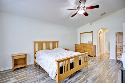 House in Sebring, Florida 4 bedrooms, 209.59 sq.m. № 2214576 - photo 23
