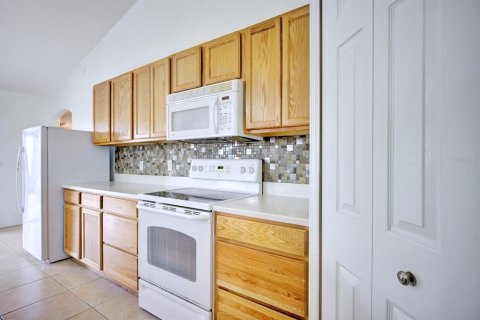 House in Sebring, Florida 4 bedrooms, 209.59 sq.m. № 2214576 - photo 8