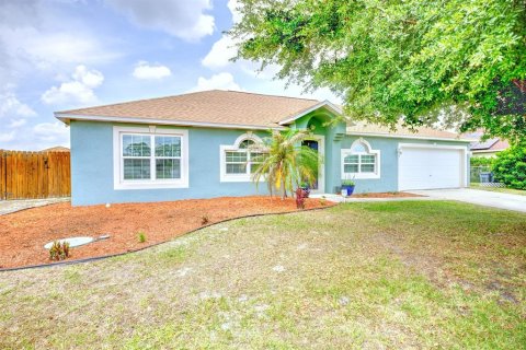 House in Sebring, Florida 4 bedrooms, 209.59 sq.m. № 2214576 - photo 2