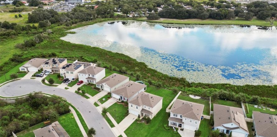 Villa ou maison à Davenport, Floride 4 chambres, 234.67 m2 № 2422647