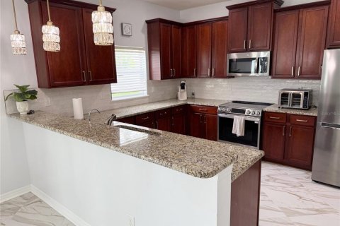 House in Riverview, Florida 4 bedrooms, 230.96 sq.m. № 2201220 - photo 5