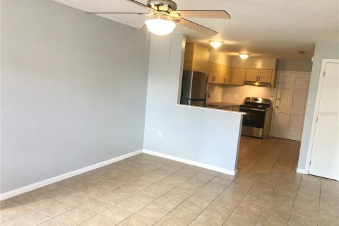 Appartement à louer à Auburndale, Floride: 2 chambres, 74.32 m2 № 2431893 - photo 2