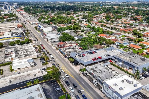 Propiedad comercial en venta en Miami, Florida № 1948325 - foto 23
