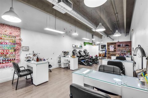Propiedad comercial en venta en Miami, Florida № 1948325 - foto 8